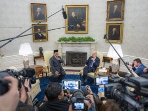 Indonesia’s president Prabowo Subianto met with US president Joe Biden at the White House on 12 November 2024. Ahead of this meeting, President Prabowo also posted a video of his phone call congratulating Donald Trump on his re-election. Image by The White House via Wikimedia Commons.