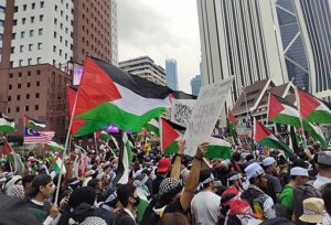 Prime Minister Anwar Ibrahim’s pro-Palestinian stance, publicly aligning with the majority view of Malaysians, may help deflect some opposition critiques and enhance Malaysia’s standing in the Middle East. Image source: Zahirul Nukman, CC BY-SA 4.0, via Wikimedia Commons.